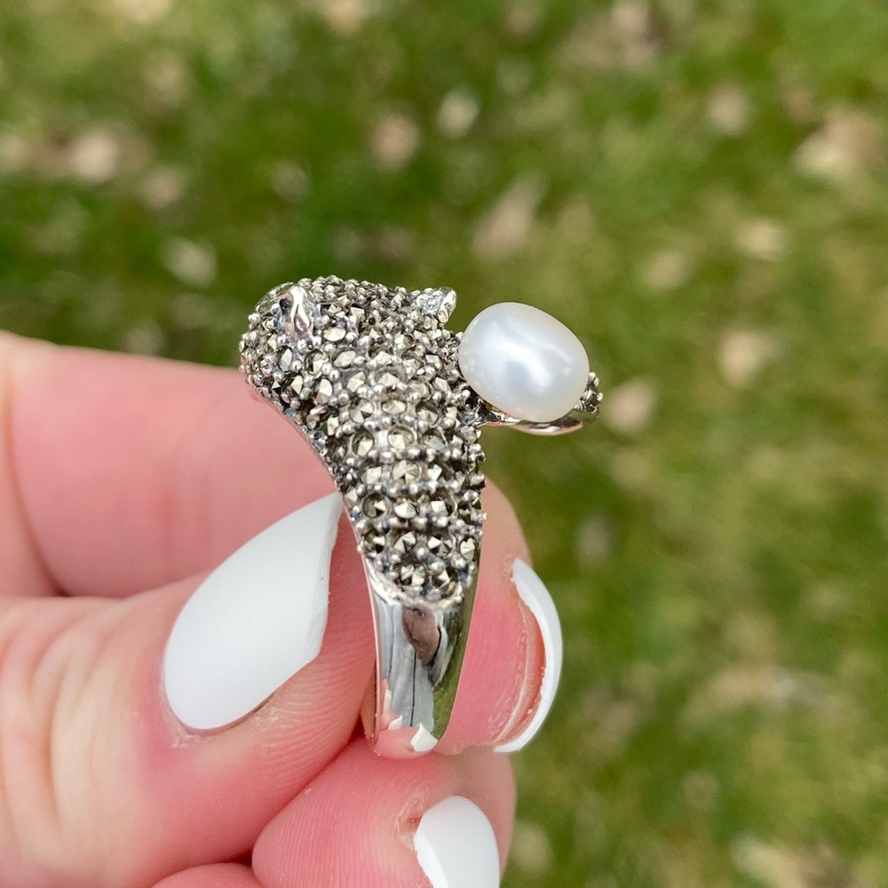 Pearl and Marcasite Panther Ring size 7.5 With Genuine Ruby Beautiful and Unique - Picture 8 of 10